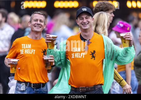 Landgraaf, Paesi Bassi. 21 giugno 2024. LANDGRAAF - frequentatori del Festival durante il primo giorno del Festival di musica Pinkpop. ANP MARCEL VAN HOORN netherlands Out - belgio Out crediti: ANP/Alamy Live News Foto Stock