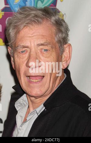 Sir Ian McKellen partecipa al "Only Make Believe" 10th Anniversary Gala al Shubert Theatre di New York il 2 novembre 2009. Foto di Henry McGee/MediaPunch Foto Stock