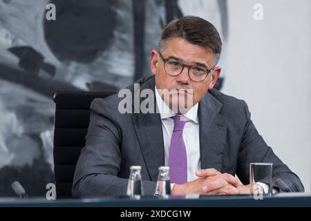 Ministerpräsidentenkonferenz, PK im Bundeskanzleramt, Berlino, 20.06.2024 Boris Rhein Hessischer Ministerpräsident, CDU bei einer Pressekonferenz nach der Ministerpräsidentenkonferenz mit den Regierungschefinnen und Regierungschefs der Länder im Bundeskanzleramt, Berlino, 20.06.2024 Berlin Bundeskanzleramt *** Conferenza dei presidenti dei ministri, conferenza stampa presso la Cancelleria federale, Berlino, 20 06 2024 Boris Rhein Hessian Minister President, CDU in conferenza stampa dopo la Conferenza dei presidenti dei ministri con i capi di governo degli stati federali presso la Cancelleria federale di Berlino, Foto Stock