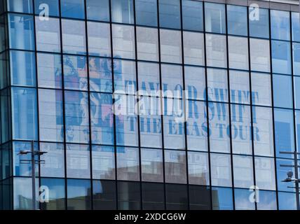 Londra, Regno Unito. 21 giugno 2024. Uno schermo al Wembley Stadium mentre Taylor Swift gioca la prima di 8 notti allo stadio durante il suo tour da record. Crediti: Vuk Valcic/Alamy Live News Foto Stock