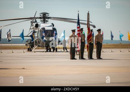 I Marines degli Stati Uniti con Marine Corps Air Facility Quantico sono in formazione durante una cerimonia di cambio di comando nella base dei Marines di Quantico, Virginia, 21 giugno 2024. Il colonnello Bradley Harms, l'ufficiale comandante uscente del Marine Helicopter Squadron One, fu sostituito dal colonnello Ryan Shadle. (Foto del corpo dei Marines degli Stati Uniti di Lance Cpl. Joaquin Dela Torre) Foto Stock