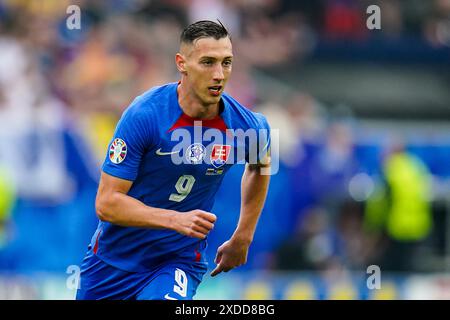 DUSSELDORF, GERMANIA - 21 GIUGNO: La Slovacchia Robert Bozenik guarda durante la partita a gironi di UEFA EURO 2024 tra Slovacchia e Ucraina alla Dusseldorf Arena il 21 giugno 2024 a Dusseldorf, Germania. (Foto di Rene Nijhuis) Foto Stock