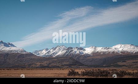 Glacier si attraversa la catena montuosa del Monte Cook (Alpi meridionali) lungo la strada sul lago Pukaki, nuova Zelanda Foto Stock