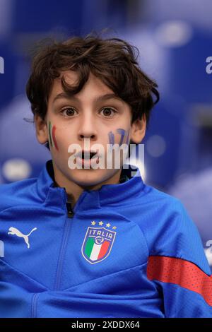 Gelsenkirchen, Germania. 22 giugno 2024. Tifoso italiano durante la partita di calcio Euro 2024 tra Spagna e Italia allo Stadion Veltins-Arena di Colonia, Germania - giovedì 20 giugno 2024. Sport - calcio . (Foto di Fabio Ferrari/LaPresse) credito: LaPresse/Alamy Live News Foto Stock