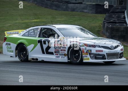 Lexington, Ohio, Stati Uniti. 21 giugno 2024. MIKE BASHAM n. 12 durante la gara NASCAR/ARCA presso il Mid-Ohio Sports Car Course. WILLIAM SAWALICH #18 ha vinto la gara. (Credit Image: © Scott Hasse/ZUMA Press Wire) SOLO PER USO EDITORIALE! Non per USO commerciale! Foto Stock