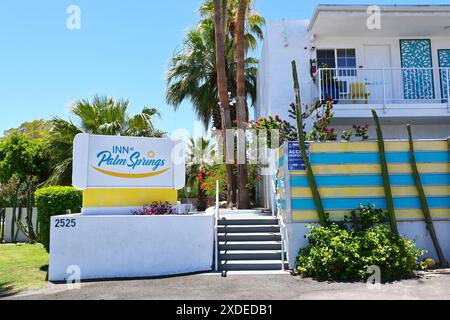 PALM SPRINGS, CALIFORNIA - 21 giugno 2024: L'Inn at Palm Springs è un hotel boutique con 18 camere, sulla North Palm Canyon Drive a 2 miglia dal Museo d'Arte. Foto Stock