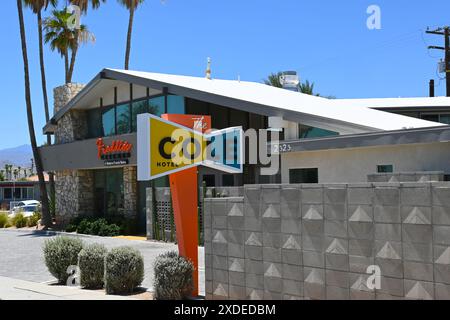 PALM SPRINGS, CALIFORNIA - 21 giugno 2024: The Cole Hotel, un hotel boutique di 30 camere, sede dell'acclamata Freddie's Kitchen. Foto Stock