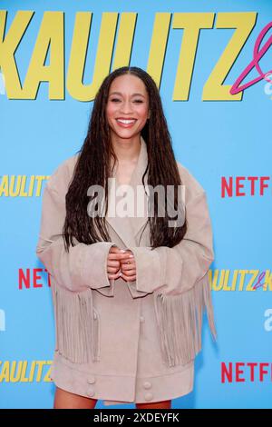 Jenny Augusta alla prima del reality show Kaulitz & Kaulitz (Netflix) al cinema Delphi di Berlino il 21 giugno 2024 Foto Stock