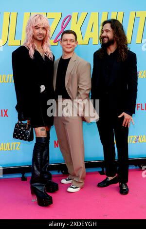 Bill Kaulitz, Georg Listing (bassista Tokio Hotel) e Tom Kaulitz alla premiere del reality Kaulitz & Kaulitz (Netflix) al Delphi Foto Stock
