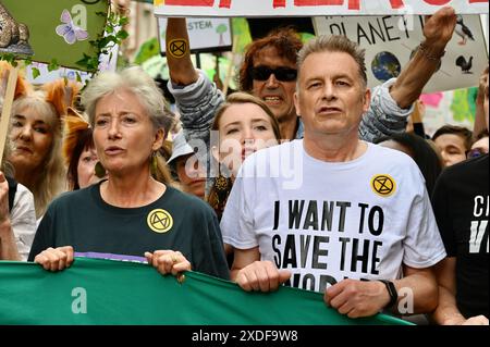 Londra, Regno Unito. 22 giugno 2024. Chris Packham, Dame Emma Thompson. Chris Packham. Chris Packham ha guidato Restore Nature Now March and Rally. Crediti: michael melia/Alamy Live News Foto Stock