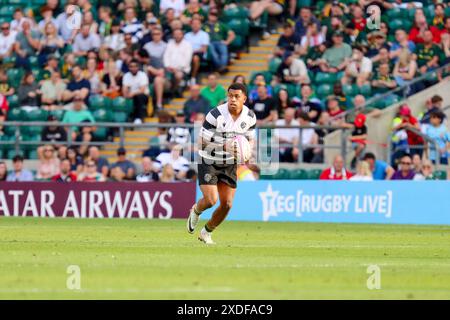 Londra, Regno Unito. 22 giugno 2024. Londra, Inghilterra, sabato 22 giugno 2024: Chay Fihaki (15 Barbariani - Crociati) durante la partita della Killik Cup tra Barbarians e Figi al Twickenham Stadium di Londra, Inghilterra, sabato 22 giugno 2024. (Claire Jeffrey/SPP) credito: SPP Sport Press Photo. /Alamy Live News Foto Stock