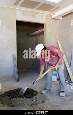 Operai messicani che finiscono gli interni Foto Stock