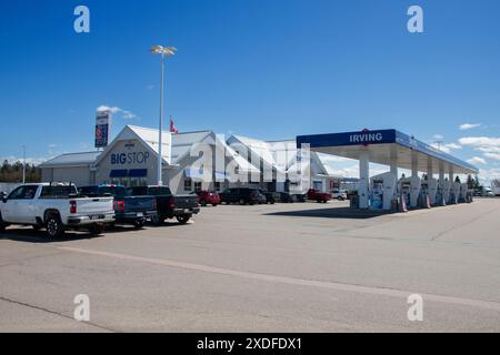 Costruzione di stazioni e pompe di gas presso l'Irving Oil Big Stop di Aulac, New Brunswick, Canada Foto Stock