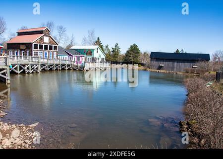 Laghetto presso il villaggio del molo di Magnetic Hill a Moncton, New Brunswick, Canada Foto Stock