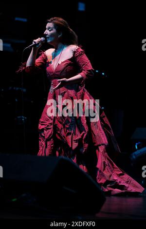 La cantante Dulce Pontes si esibisce sul palco durante l'Universal Music Festival 2024 al Teatro Albeniz il 19 giugno 2024 a Madrid, Spagna. Foto Stock