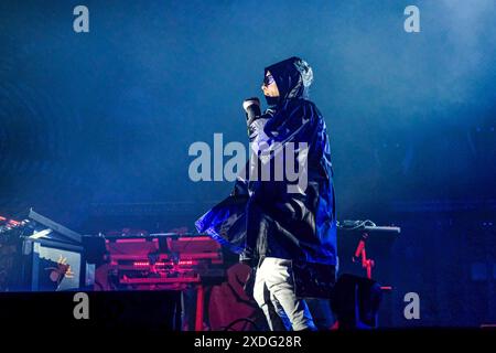 Newport, Isle of Wight Regno Unito 21 giugno 2024 il musicista e cantante inglese Keith Andrew Palmer meglio conosciuto con il nome d'arte Maxim Reality si esibisce dal vivo sul palco con la band di musica elettronica The Prodigy al festival Isle of Wight 21 giugno 2024 Foto Stock