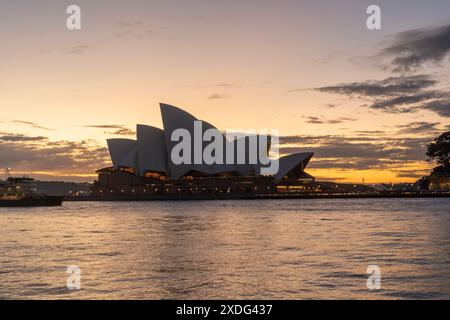 Teatro dell'Opera di Sydney all'alba Foto Stock