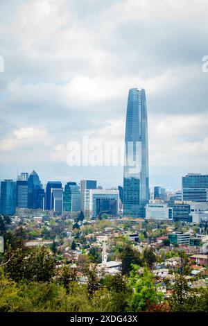 Vista della Gran Torre Costanera - l'edificio più alto del Sud America Foto Stock