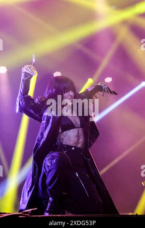 Newport Isola di Wight 22 giugno 2024, vincitrice dell'Eurovision Song Contest Lorine Zeineb Nora Talhaoui, conosciuta professionalmente come Loreen, si esibisce dal vivo sul palco dell'Isle of Wight Festival. 22 giugno 2024 Foto Stock