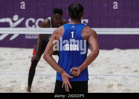 Tlaxcala, Ciudad de Mexico, Messico. 22 giugno 2024. Andy Leonardo Blanco #1 del Team Guatemala gareggia contro il Team Trinidad e Tobago durante la partita maschile di Norceca 2024 Beach Volley Olympic Qualification Tournament . Guatemala sconfitte del Team Trinidad e Tobago 2 a 0. (Credit Image: © Essene Hernandez/eyepix via ZUMA Press Wire) SOLO PER USO EDITORIALE! Non per USO commerciale! Foto Stock