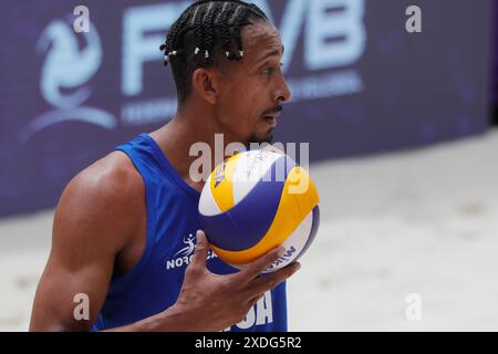 Tlaxcala, Ciudad de Mexico, Messico. 22 giugno 2024. Andy Leonardo Blanco #1 del Team Guatemala gareggia contro il Team Trinidad e Tobago durante la partita maschile di Norceca 2024 Beach Volley Olympic Qualification Tournament . Guatemala sconfitte del Team Trinidad e Tobago 2 a 0. (Credit Image: © Essene Hernandez/eyepix via ZUMA Press Wire) SOLO PER USO EDITORIALE! Non per USO commerciale! Foto Stock