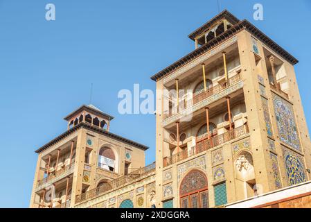 Teheran, Iran - 19 ottobre 2018: Vista panoramica dell'edificio del Sole (Shams-ol Imareh) al Palazzo Golestan. Foto Stock