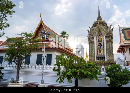 Un punto di riferimento del Wat Ratchabophit Sathit Maha Simaram a Bangkok, Thailandia. Un posto che tutti in ogni religione possono visitare. Foto Stock