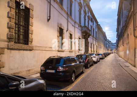 Via Leoncino nel centro storico di Verona, provincia di Verona, Veneto, Italia © Wojciech Strozyk / Alamy Stock Photo *** didascalia locale *** Foto Stock