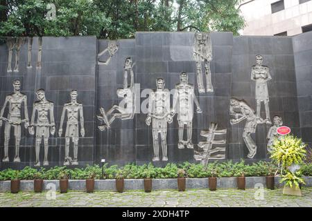 Hanoi, Vietnam - 29 gennaio 2024: Soccorso BAS che mostra torture e brutalità all'interno del carcere di Hoa lo Maison centrale, Hanoi Foto Stock