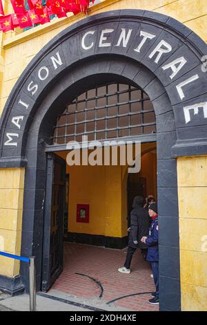 Hanoi, Vietnam - 29 gennaio 2024: Ingresso alla prigione di Hoa lo, o Maison centrale, Hanoi, Vietnam Foto Stock