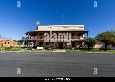 Urana, nuovo Galles del Sud Australia - 22 giugno 2024: Lo storico pub di campagna, Hotel Urana Foto Stock