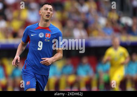 Robert Bozenik della Slovacchia guarda durante la partita UEFA Euro 2024 del gruppo e tra Slovacchia e Ucraina alla Dusseldorf Arena il 21 giugno 2024 a Dusseldorf, in Germania. Foto Stock