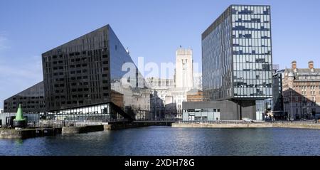 Mann Island Buildings, Liverpool Waterfront, Liverpool, Inghilterra, Regno Unito Foto Stock