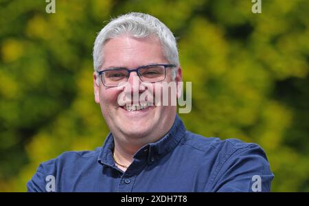 Il leader del DUP Gavin Robinson nella foto a East Belfast. Data foto: Sabato 22 giugno 2024. Foto Stock