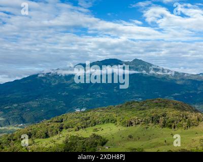 Il vulcano Barú è la più alta altitudine di Panama e una delle più alte dell'America centrale, con un'altezza di 3475 m sul livello del mare, vista da Boqu Foto Stock