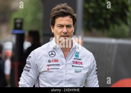 Circuit de Catalunya, Barcellona, Spagna. 22 giugno 2024; Toto Wolff, Germania, e Mercedes-AMG PETRONAS F1 Team durante il Gran Premio di Spagna di Formula 1 (foto di Jay Hirano) Foto Stock