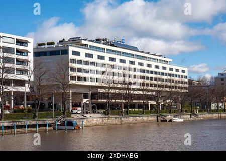 Radisson Blu Marina Palace Hotel sulla riva del fiume Aura a Turku, Finlandia Foto Stock