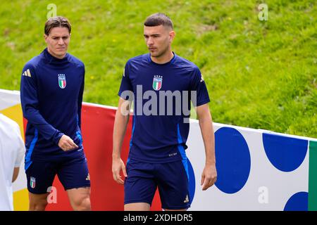 Iserlohn, Germania. 23 giugno 2024. Nicolo fagioli e Alessandro Buongiorno durante il loro MD, USA., . Alla vigilia della partita di calcio UEFA Euro 2024 contro la Croazia, Dortmund, Germania - Sport - calcio . (Foto di Fabio Ferrari/LaPresse) credito: LaPresse/Alamy Live News Foto Stock