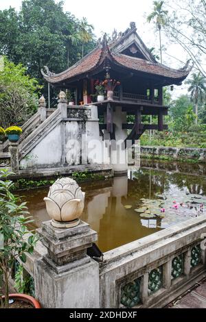 Hanoi, Vietnam - 29 gennaio 2024: Pagoda One Pillar, ufficialmente conosciuta come Pagoda Dien Huu, ad Hanoi, Vietnam Foto Stock