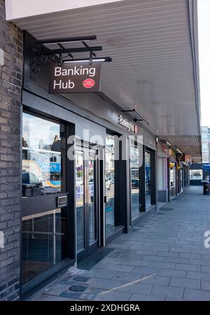 Shoreham-by-SEA Banking Hub e ufficio postale in High Street, Sussex, Inghilterra Regno Unito Foto Stock