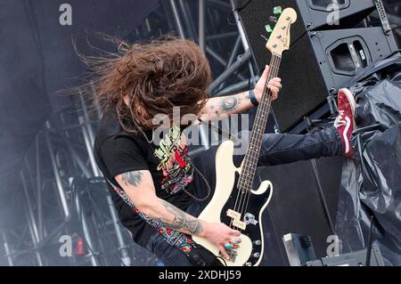 Steve Jewell von Black Stone Cherry live auf dem Summerside Festival 2024 beim Flugplatz. Grenchen, 22.06.2024 *** Steve Jewell dei Black Stone Cherry live al Summerside Festival 2024 all'aeroporto di Grenchen, 22 06 2024 foto:XP.xFrauchigerx/xFuturexImagex Cherry 4620 Foto Stock