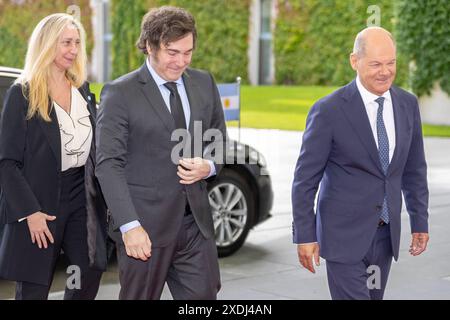 Javier Milei, Olaf Scholz Bundeskanzler Scholz empfängt den Präsidenten der Republik Argentinien, Milei, AM 23.06.2024 a Berlino, Bundeskanzleramt, Deutschland *** Javier Milei, Olaf Scholz Cancelliere federale Scholz riceve il Presidente della Repubblica Argentina, Milei, il 23 06 2024 a Berlino, Cancelleria federale, Germania Foto Stock