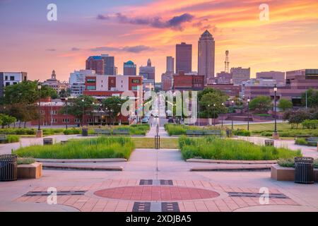 Des Moines, Iowa, Stati Uniti. Immagine del paesaggio urbano dello skyline di Des Moines, Iowa, USA al tramonto estivo. Foto Stock