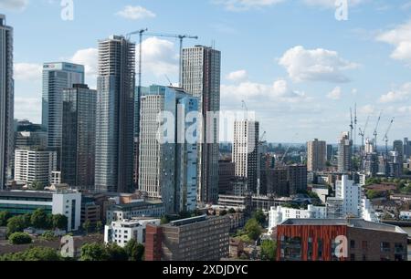 Canary Wharf, Docklands, Tower Hamlets, Londra, Regno Unito. Canary Wharf è un'area di Londra, Inghilterra, situata vicino all'Isola dei cani nel Borough di Londra Foto Stock