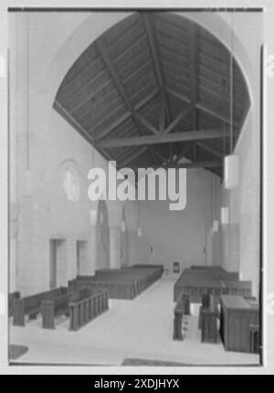 Church of the Epiphany, E. 74th St. E York Ave., New York City. Dall'interno all'ingresso. Collezione Gottscho-Schleisner Foto Stock