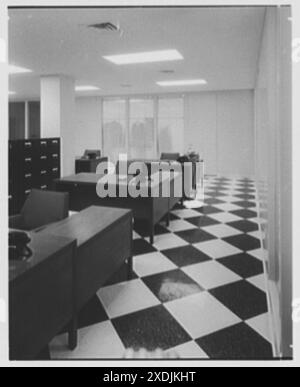 Warner Brothers Co., 90 Park Ave., New York City. Piano scacchiera. Collezione Gottscho-Schleisner Foto Stock