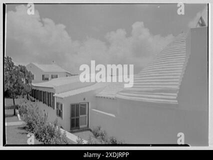 T. Wallace Orr, residenza a Perot's Island, Southampton, Bermuda. Linee del tetto I. Gottscho-Schleisner Collection Foto Stock