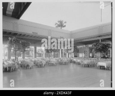 Everglades Club, Orange Room, Palm Beach, Florida. Vista sul lago Worth. Collezione Gottscho-Schleisner Foto Stock