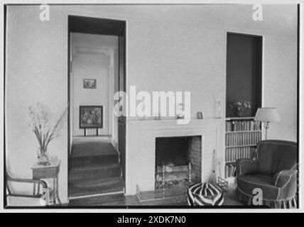 Louie M. Anderson, residenza a Mahopac, New York. Soggiorno, caminetto. Collezione Gottscho-Schleisner Foto Stock