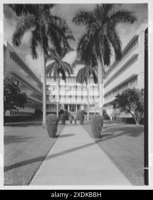 Good Samaritan Hospital, West Palm Beach, Florida. Centro asse generale, verticale, più vicino. Collezione Gottscho-Schleisner Foto Stock